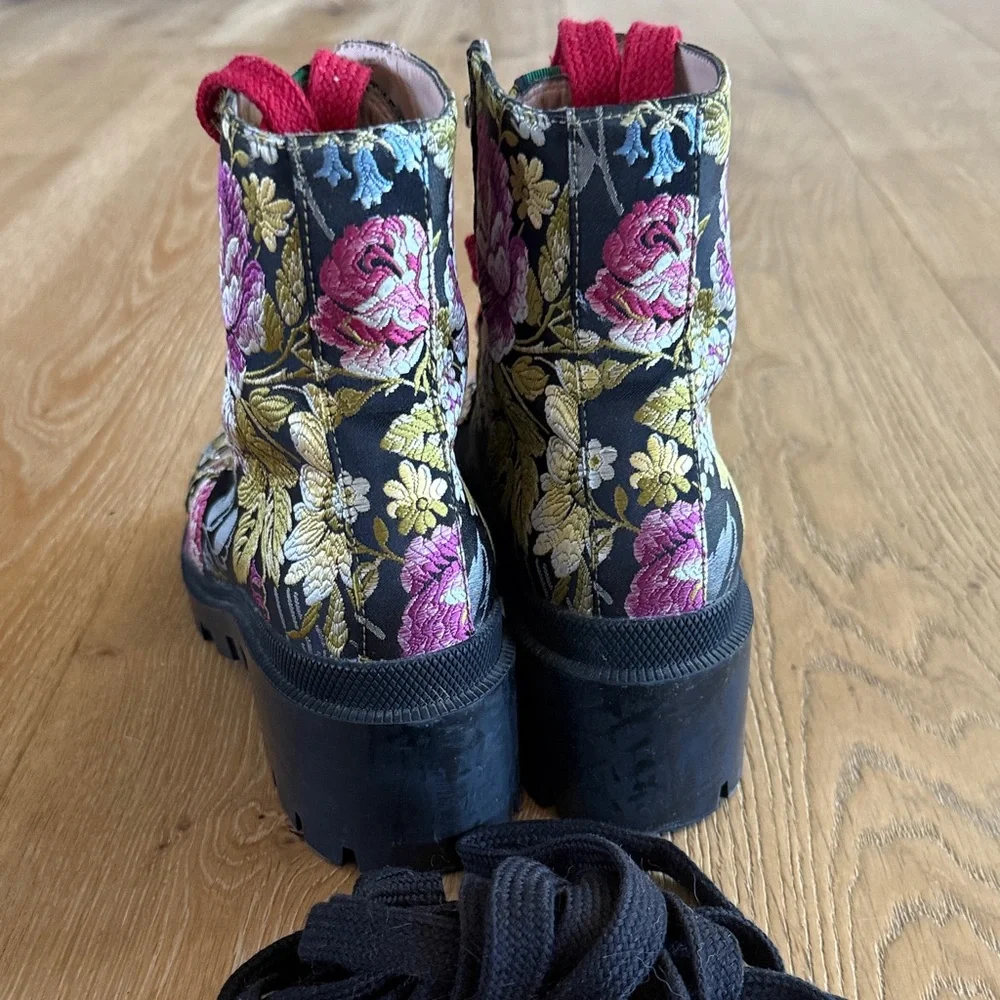 Gucci Floral Women's Combat Boots Red and Black Laces - Picture 11 of 12